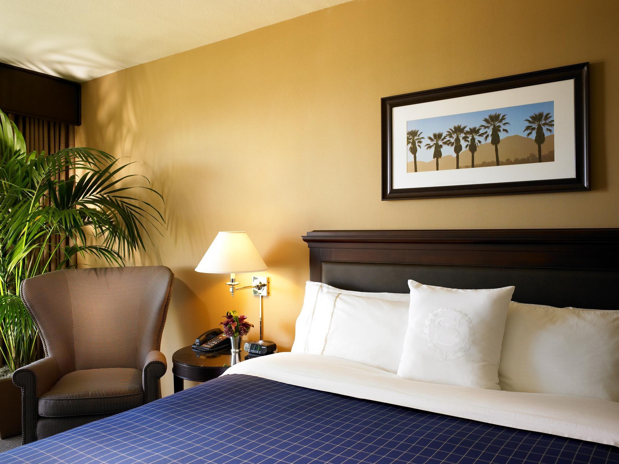 Sheraton Park Hotel At The Anaheim Resort Номер фото